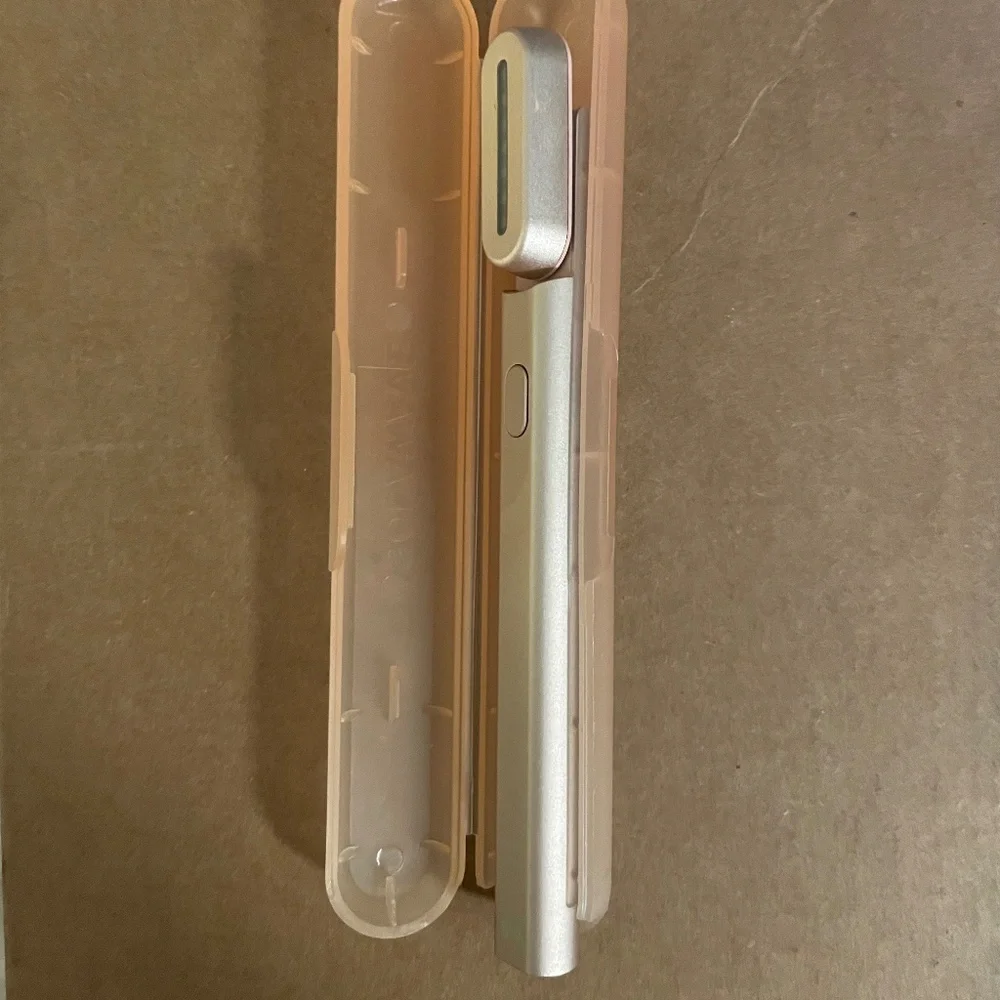 Solawave comes case